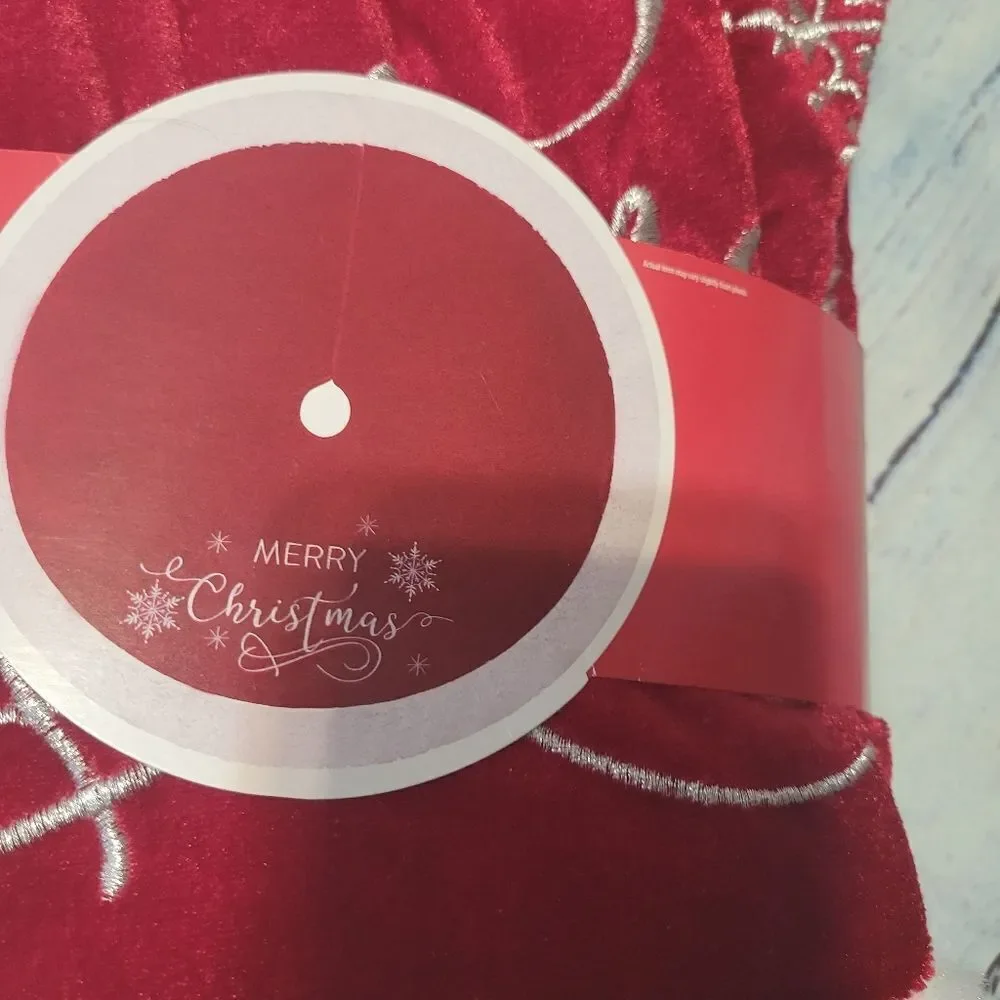 Holiday Time Red and White Christmas Throw Blanket